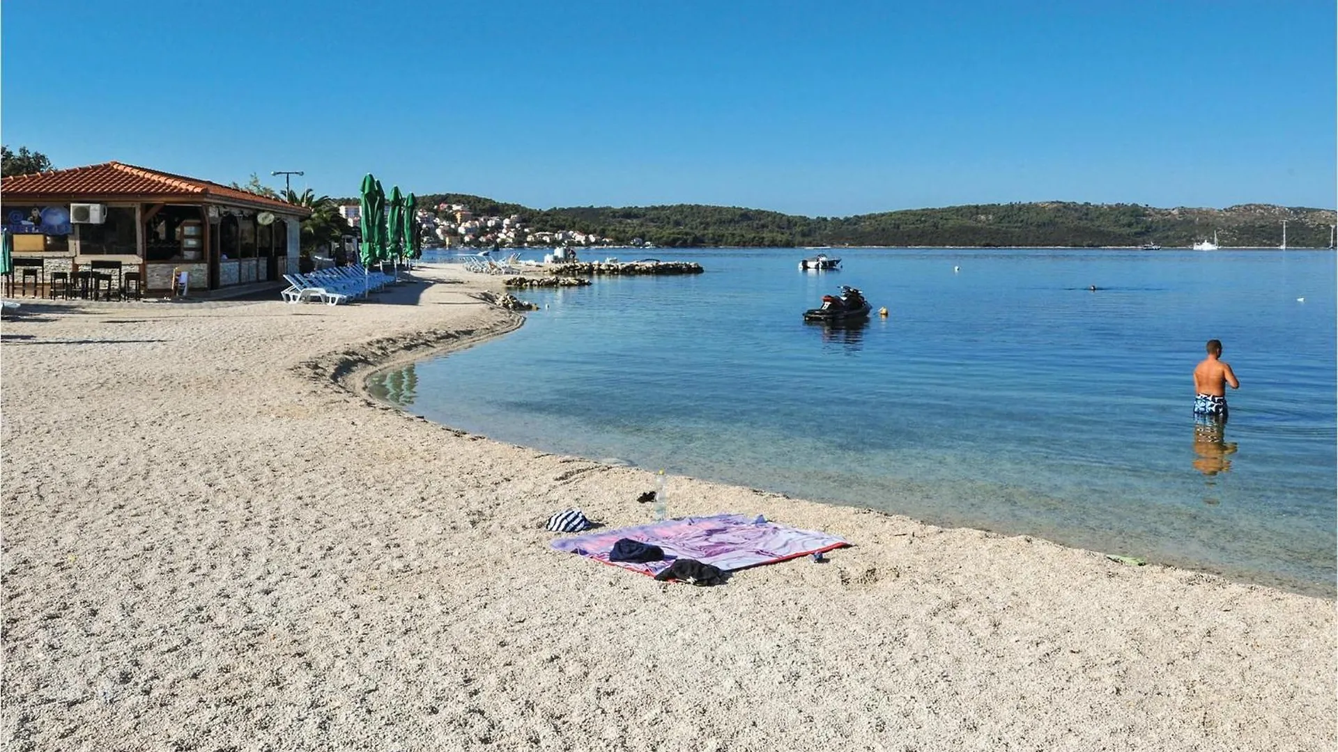 2 Bedroom Awesome Apartment In Okrug Gornji Trogir